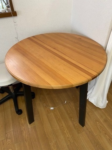 ダイニングテーブル　IKEA 丸いテーブル　木　ガムラレード