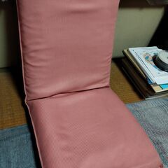 厚みのある座椅子　サーモンピンク
