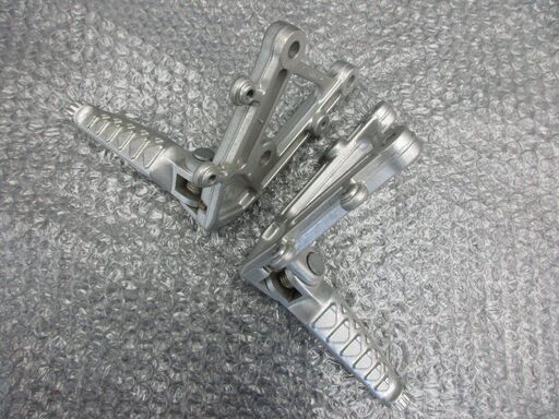 バイク部品　パーツ　アプリリア　aprilia ステップ他セット　ペダル　　中古品 バイク部品 パーツ アプリリア aprilia ステップ他セット ペダル 中古品