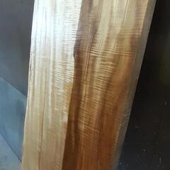 トチ　栃　カウンター　一枚板　杢　高級