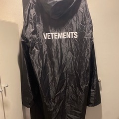 VETEMENTS レインコート