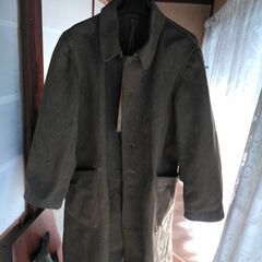 昭和17年の陸軍のコート（？）と、昭和16年の作業服（？）男女2