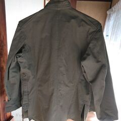 昭和17年の陸軍のコート（？）と、昭和16年の作業服（？）男女2