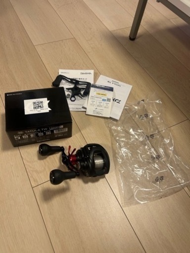 ほぼ新品 カスタム タトゥーラ 100 tw XHL ダイワ リール | w2