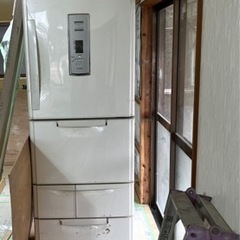 大型冷蔵庫　401L
