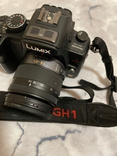 [中古:充電器付き]Panasonic LUMIX GH1 14-45レンズセット　おまけ付き