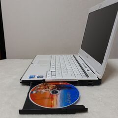 取引中です】13.3インチ Fujitsu ホワイト SSD i3 Wi-Fi マルチ Windows11