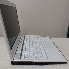 取引中です】13.3インチ Fujitsu ホワイト SSD i3 Wi-Fi マルチ Windows11