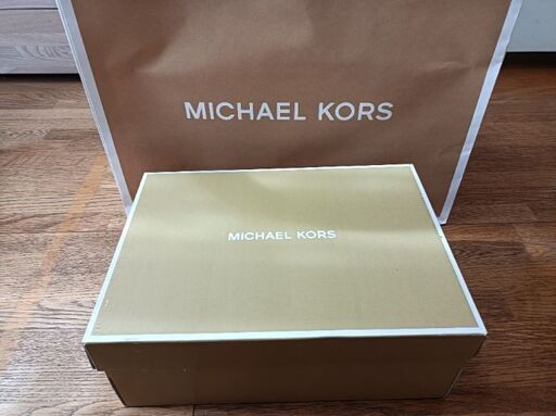 元値33000円未使用！MICHAEL KORSレディースシューズ