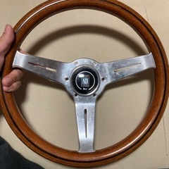 ナルディ　ステアリング小さめ
