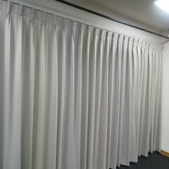 【お値下げして再出品】特注品　遮光・防炎カーテン 4枚