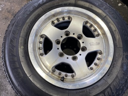 CV928 6穴 17インチホイール ブリヂストン CV928 17in 8J +22 PCD139.7 265/65R17