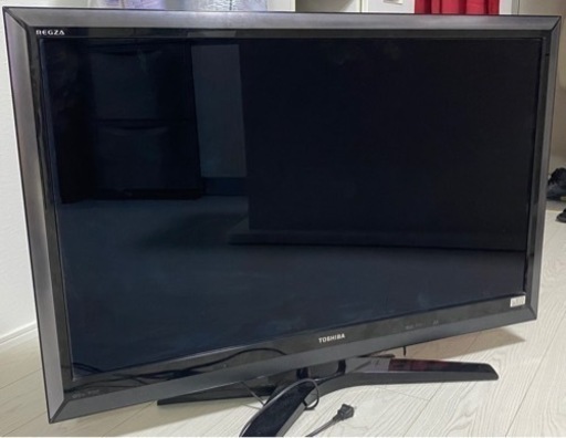 2010年製　42型液晶テレビ