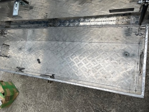 軽トラ　荷台アルミボックス