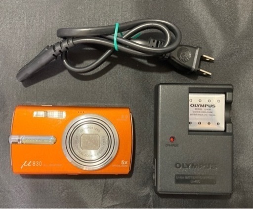 OLYMPUS μ830 パーシモンオレンジ 800万画素デジカメ