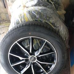 トヨタスペイドに履いていました。