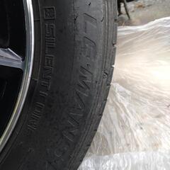 トヨタスペイドに履いていました。