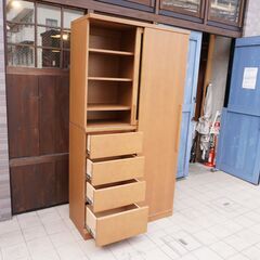 karimoku(カリモク家具)のオーク材食器棚 EU3650MHです。シンプルでスッキリとしたフォルムのダイニングボードは北欧スタイルやナチュラルテイストインテリアにもおすすめ！DB104