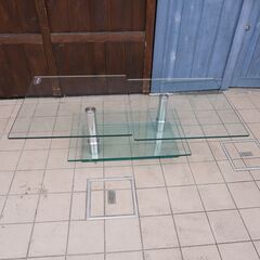 IDC OTSUKA(大塚家具)取り扱いのドイツのメーカーRonald Schmitt(ロナルドシュミット)の可動式リビングテーブル/K500Sです。スタイリッシュなガラステーブルは洗練された空間に♪DB106-❇️Selfportrait25秋新作セルフポートレートリボン柄プリーツワンピース