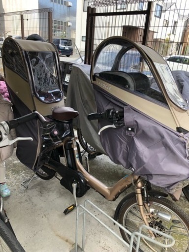 【値下げ】子ども乗せ電動自転車　3人乗り　ブリヂストン　カバー付き