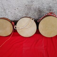 格安中古短期使用　平太鼓　尺３特大ｗ３８ｈ１７ｃｍ　欅材、バチ・紅白ロープ付き３点セット、特選・国産。　尺２中、尺３大も有ります。 