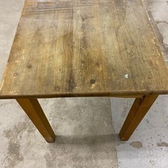 木製テーブル1