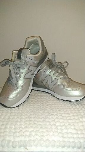 new balance☆オーロラシルバー