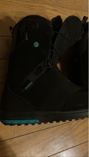 ほぼ新品スノボーブーツ ほぼ新品】SALOMON IVY スノーブーツ 23.5