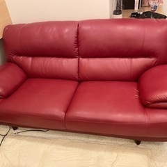 赤いソファ