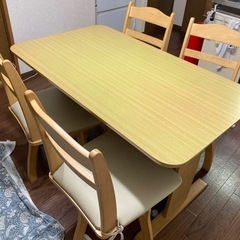 ニトリダイニングテーブル　1000円