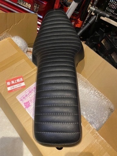 コブラシート　スポーツスター　XL1200 SPORTSTER スポーツスター専用 コブラシート(タックロール
