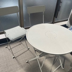 【無料】IKEA 室外用　テーブル　椅子2脚