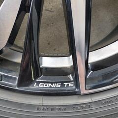 タイヤ、ホイールの4本セットです。