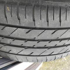 タイヤ、ホイールの4本セットです。