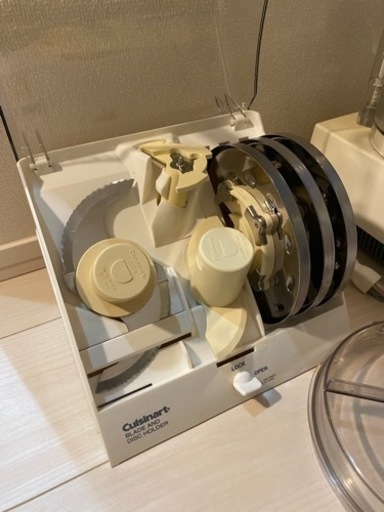 Cuisinart BDH-2 ブレードとディスクホルダー : Cuisinart BDH-2 Blade and Disc Holder,White, 6: Food