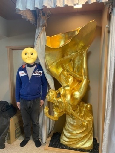 黄金 金色 女神像 巨大 特大 等身大 造形物 造形作品 ゴールド 人物像