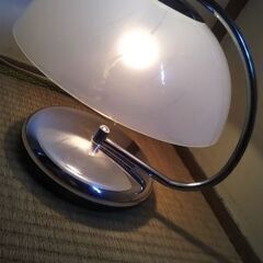 ベッドサイドランプ★2段調光タッチ式スイッチ　ハロゲン電球