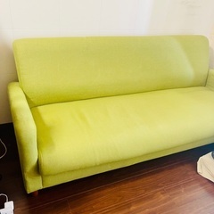 【お譲り】グリーン色のソファー無償でお譲りします