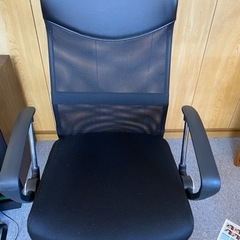 新品の椅子