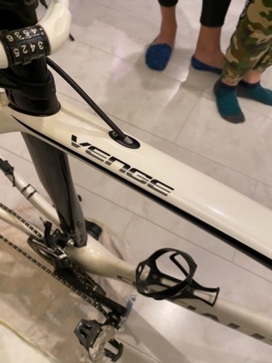 土日限定値下げ！SPECIALIZED VENGE ELITE 2015 モデル　中古　感動品 土日限定値下げ！SPECIALIZED VENGE ELITE 2015 モデル 中古 感動品