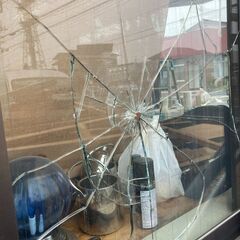 窓ガラスの割れ替え修理なら【ガラス修理のお助け本舗　茨城西支店】へ♪ - 古河市