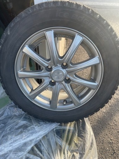 ランチア・テージス タイヤホイールタイヤセット 215/60R16 あかるく