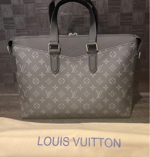 ★ LOUIS VUITTON ★