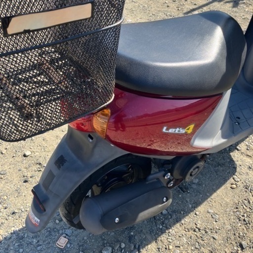 レッツ4 赤 セルでエンジンかかります 4700キロ Rカゴ付き 車体色・価格・