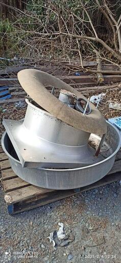 牛舎の大型ファン