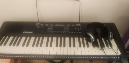 電子ピアノ