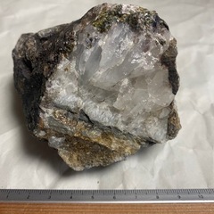 水晶の原石（イ）