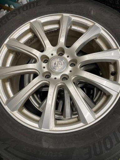 ほぼ新品225/65R17DM-V3