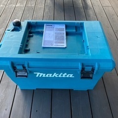 マキタ充電式高圧洗浄機　MHW080D
