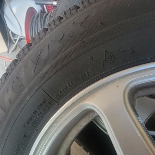 スタッドレスvrx165/70/14 フリード、ヴィッツ ショップ 